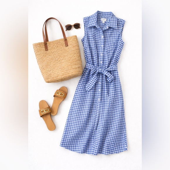 crown & ivy Dresses & Skirts - LIKE NEW Crown & Ivy Blue Gingham Dress